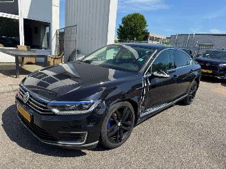 uszkodzony samochody osobowe Volkswagen Passat 1.4 AUTOMAAT TSI GTE Connected Series Plus 2016/12