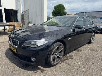 Damaged car BMW 5-serie Touring 518d AUTOMAAT  Luxury Edition 2016/10