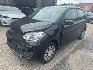 damaged passenger cars Volkswagen Up! 1.0 BMT move up! 2017/1