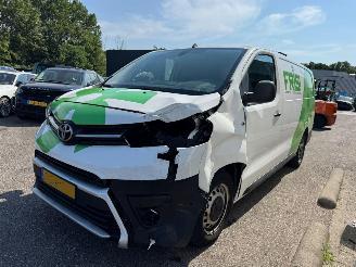 dañado vehículos comerciales Toyota Proace Worker 2.0 D-4D Professional Long 2022/4