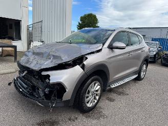 Coche accidentado Hyundai Tucson 1.6 GDi Premium 2016/3