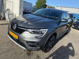 skadebil auto Renault Arkana 1.6 E-Tech hybrid 145 techno 2023/6