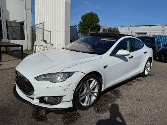 Damaged car Tesla Model S 70D Base 333 PK 2015/9