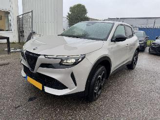 Voiture accidenté Alfa Romeo Junior 1.2 Turbo Hybrid Ibrida Ti AUTOMAAT 2026/3