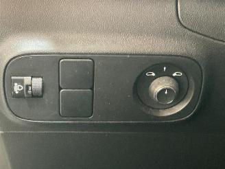 Citroën C3 C3 (SX/SW), Hatchback, 2016 1.2 12V e-THP PureTech 110 picture 18