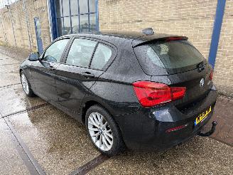 Voiture accidenté BMW 1-serie 118 d High Executive 2017/4