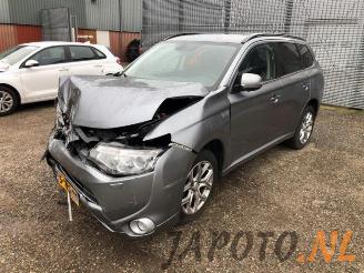 Sloopauto Mitsubishi Outlander Outlander (GF/GG), SUV, 2012 / 2022 2.0 16V PHEV 4x4 2014/4