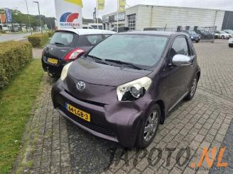 Coche siniestrado Toyota iQ iQ, Hatchback 3-drs, 2009 / 2015 1.0 12V VVT-i 2010/4