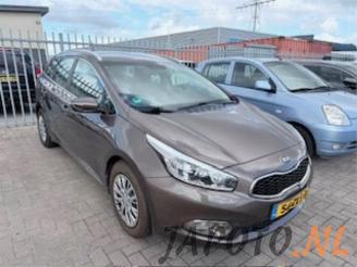 demontáž osobní automobily Kia Cee d Cee'd Sportswagon (JDC5), Combi, 2012 / 2018 1.6 GDI 16V 2013/1