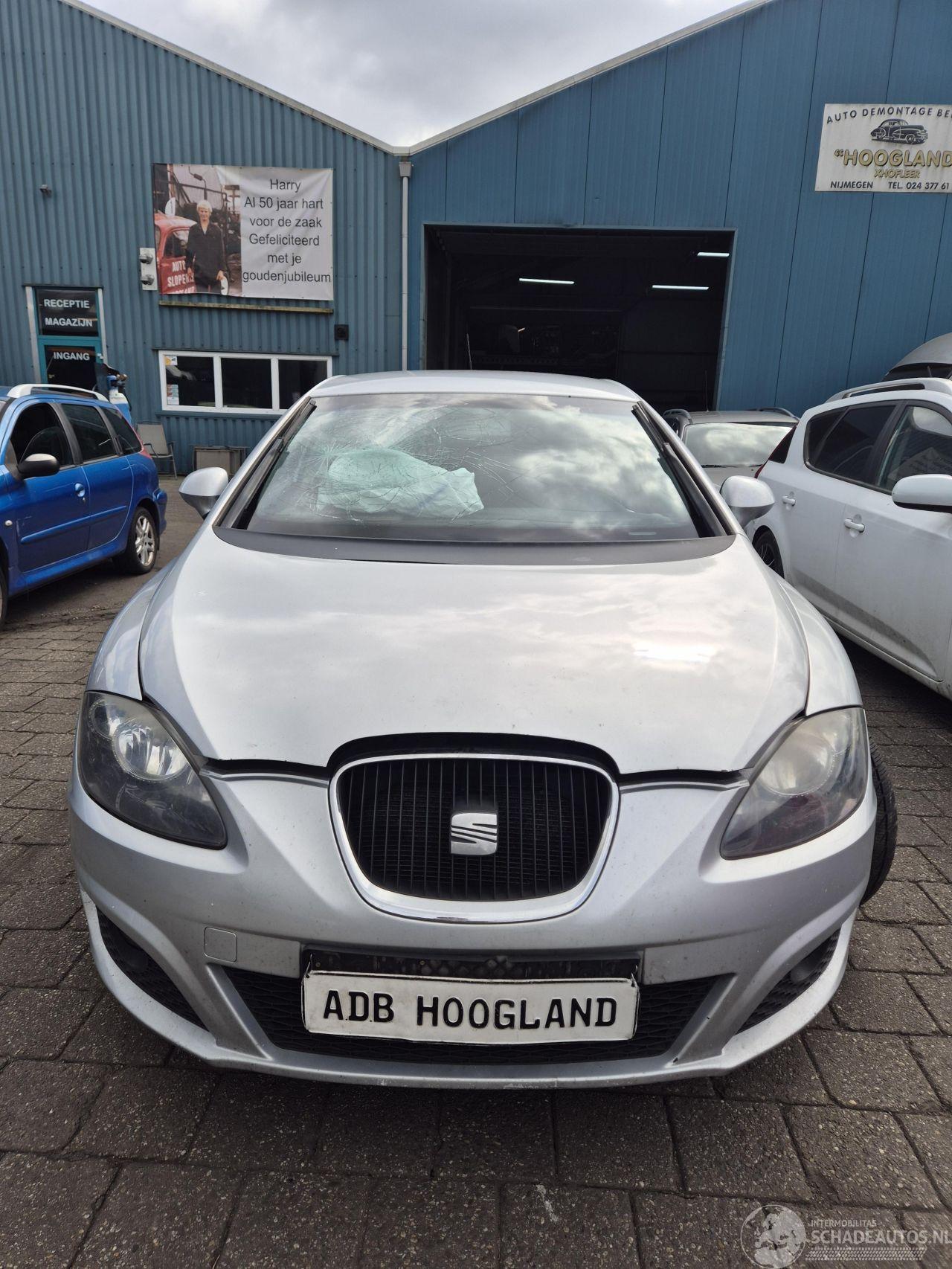 Seat Leon (1P1) Hatchback 5-drs 1.6 TDI 16V 105 (CAYC) [77kW] 5-BAK