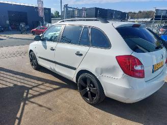 Skoda Fabia Fabia II Combi Combi 5-drs 1.2i 12V picture 4