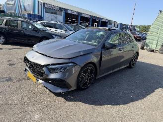 Unfallwagen Mercedes A-klasse 180 Autom. 100KW Pano Sfeer Clima Navi AMG Line NAP 2023/10