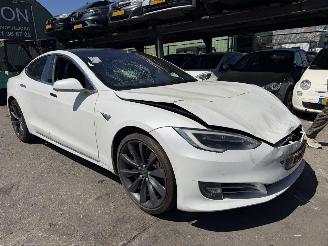 skadebil auto Tesla Model S 75D 245KW Pano Clima Navi Led 2017/12