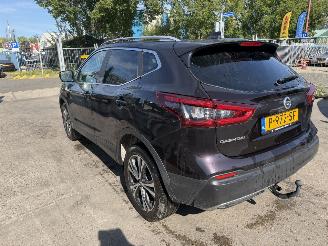 damaged passenger cars Nissan Qashqai 1.2 85KW Tekna Clima Navi Led Pano 2018/6