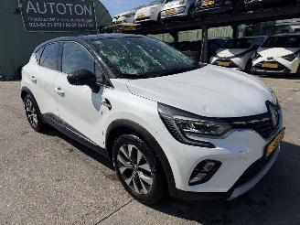 Vaurioauto  passenger cars Renault Captur 1.3 TCE Autom. 96KW Clima Navi Camera Led Intens NAP 2020/10