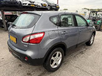 skadebil auto Nissan Qashqai 1.6 84KW Clima Acenta 2010/4