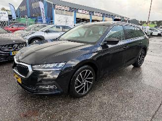 Coche accidentado Skoda Octavia 1.0 e-TSI DSG Pano Clima Navi Led Business Edition NAP 2021/3