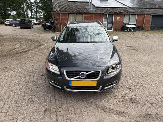 Volvo V-70 gereserveerd picture 17