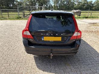 Damaged car Volvo V-70 T4 AUTOMAAT 2011/6