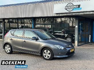 damaged passenger cars Hyundai I-30 1.4i i-Motion Business Climate Stoelverw. 2011/5