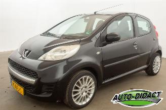 Schadeauto Peugeot 107 1.0-12V XS Airco 2010/8