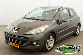 Vaurioauto  passenger cars Peugeot 207 1.6 VTi Clima Navi Première 2010/8