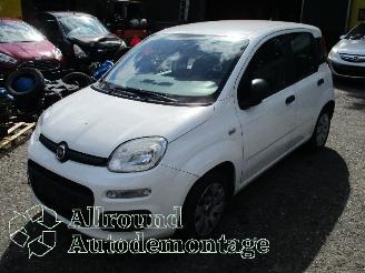 Salvage car Fiat Panda Panda (312) Hatchback 0.9 TwinAir 60 (312.A.6000) [44kW]  (12-2013/...=
) 2015