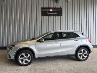 škoda osobní automobily Mercedes GLA 200 Autom / R-Kamera / LED 2018/10