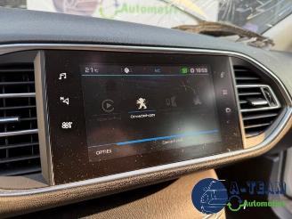 Peugeot 308 308 SW (L4/L9/LC/LJ/LR), Combi 5-drs, 2014 / 2021 1.2 12V e-THP PureTech 130 picture 28