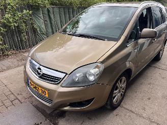 uszkodzony samochody osobowe Opel Zafira CDT 7 persoons 2013/1