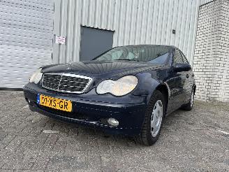 Damaged car Mercedes C-klasse C (W203) Sedan 1.8 C-180K 16V (M271.946) [105kW]  (05-2002/02-2007) 2002/10