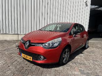 Coche accidentado Renault Clio Clio IV (5R) Hatchback 5-drs 0.9 Energy TCE 90 12V (H4B-400(H4B-A4)) [=
66kW]  (11-2012/08-2021) 2013/8
