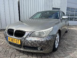 Schadeauto BMW 5-serie 5 serie (E60) Sedan 520i 24V (M54-B22(226S1)) [125kW]  (07-2003/03-201=
0) 2004/5
