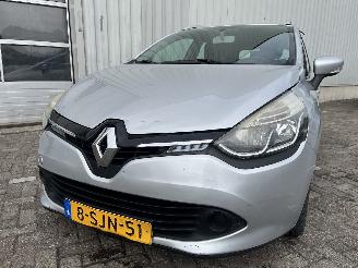 Unfallwagen Renault Clio Clio IV Estate/Grandtour (7R) Combi 5-drs 1.5 Energy dCi 90 FAP (K9K-6=
08(K9K-B6)) [66kW]  (11-2012/08-2021) 2013/10