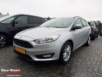 Damaged car Ford Focus 1.0 Lease Edition 2017/10
