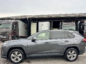 uszkodzony samochody osobowe Toyota Rav-4 2.5 Hybrid 178pk Business Intro 2019/11