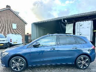 uszkodzony samochody osobowe Mercedes B-klasse 250e 163pk aut + f1 Lux Line - pano - nap - 1e eig - widescreen - sfeerverl - leer - memory l+r 2023/3