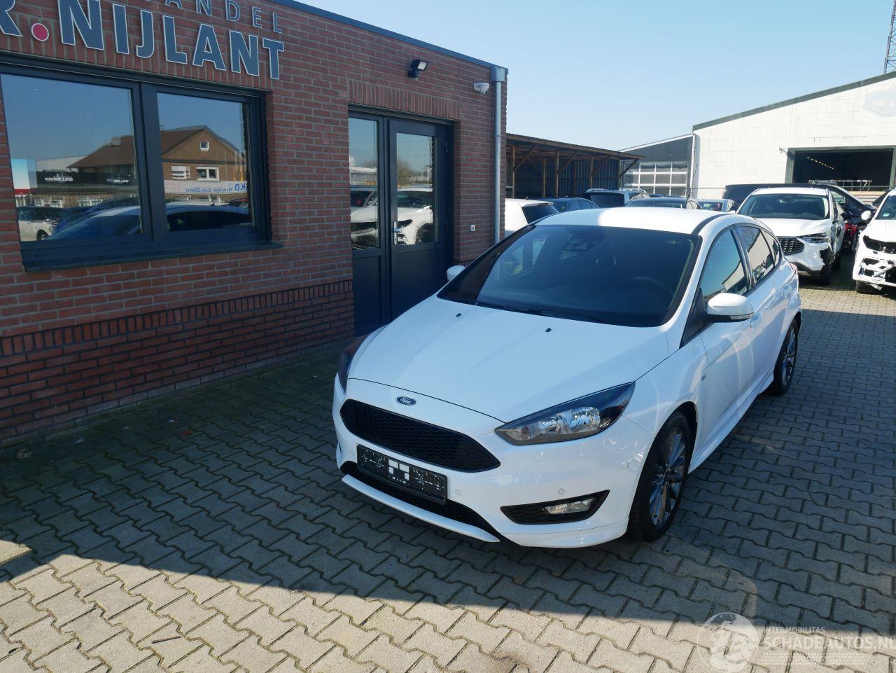 Ford Focus ST LINE