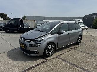 Damaged car Citroën Grand C4 Picasso 1.2 Pure tech Business 2018/1