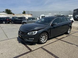 Damaged car Volvo V-60 1.6 D2 R-Design 2014/10