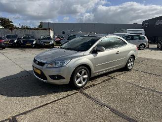 Vaurioauto  passenger cars Ford Focus Cabrio 1.6 Cool & Sound 2011/11