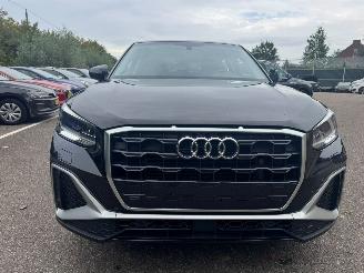 krockskadad bil auto Audi Q2 S line 1.5 150pk AUTOMAAT LED 2023/6