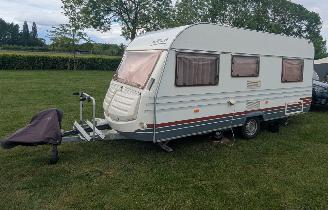 škoda karavany Home Car  GERESERVEERD    466 H + Voortent Frans bed Rondzit 2001/4