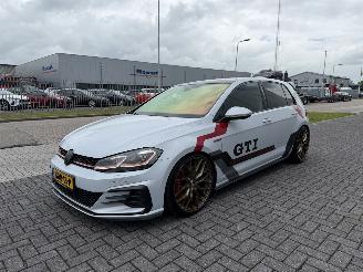 skadebil auto Volkswagen Golf 2.0 GTI Performance 245PK 2017/1