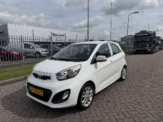 krockskadad bil auto Kia Picanto 1.2 CVVT 63kw AIRCO 2011/9