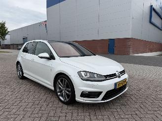 Unfallwagen Volkswagen Golf TSI R-Line Clima - Navi 2016/1