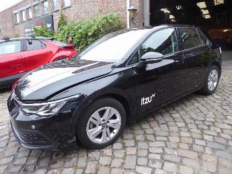 krockskadad bil auto Volkswagen Golf VIII Lim. Life 2023/9