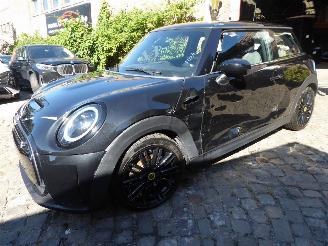 krockskadad bil auto Mini Cooper SE Mini 3-trg. Cooper SE Classic Trim 2022/7