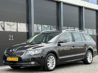 occasion passenger cars Skoda Superb 1.6 TDI Xenon Navi Clima PDC 2014/5