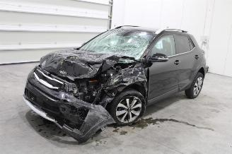 skadebil auto Kia Stonic  2021/2